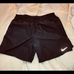 Men’s XL Nike Challenger running shorts